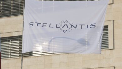 Photo de Stellantis prévoit une révision de 2,8 milliards de dollars des véhicules électriques des usines canadiennes