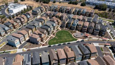 Photo de La richesse immobilière gagne un record de 1,2 billion de dollars, mais des signes suggèrent que le marché se refroidit
