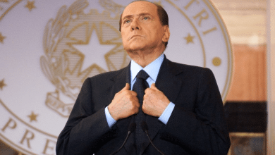 Photo de Silvio Berlusconi, ancien Premier ministre italien qui a survécu à la corruption et aux scandales sexuels, est décédé
